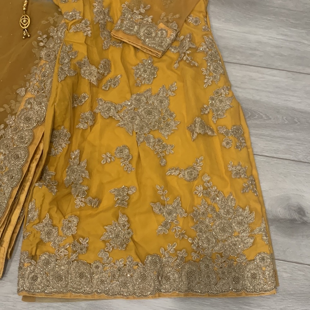 Indian/ Pakistani Salwar suit - Picture 2 of 6